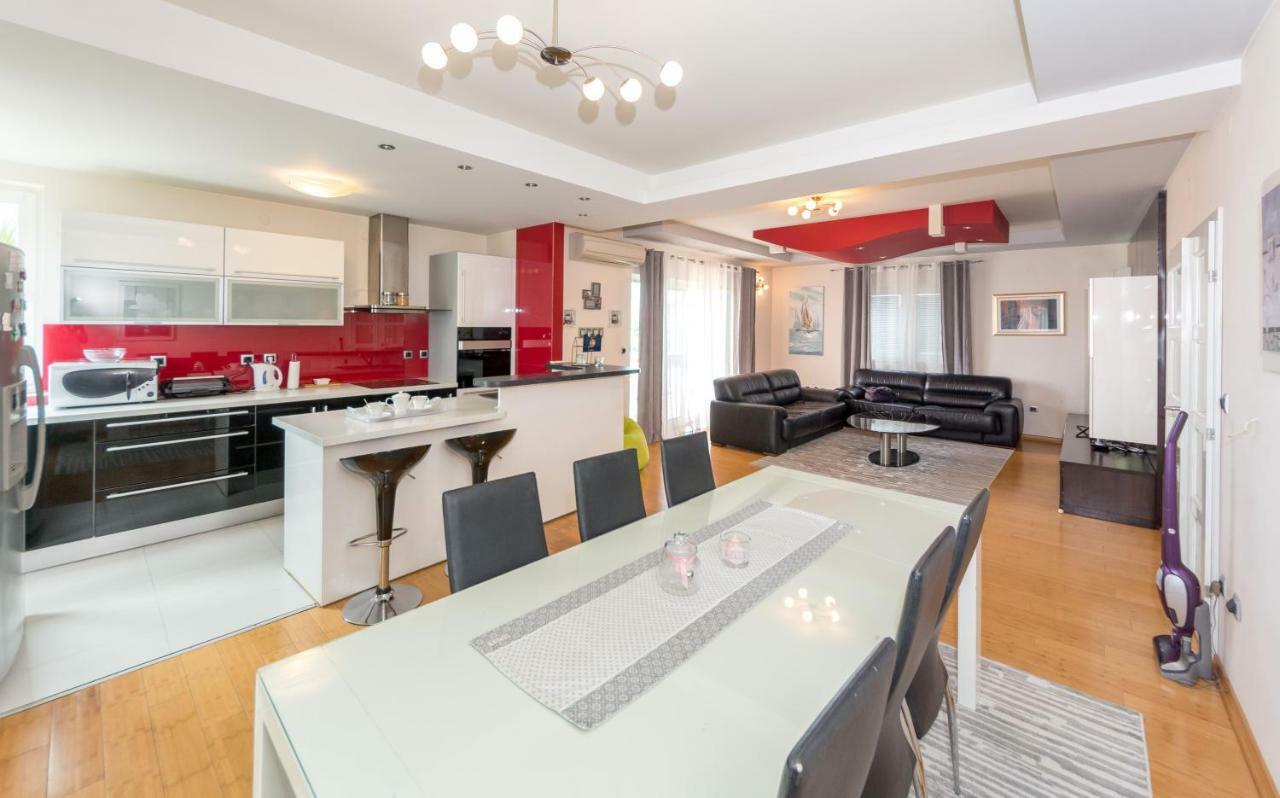 Apartments Lupe スプリト エクステリア 写真